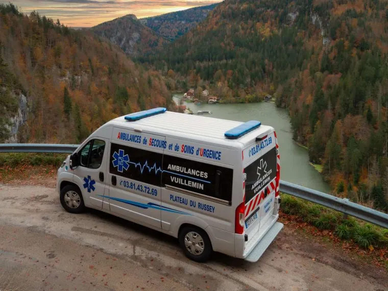 Ambulances de garde pour SAMU 24h/24 et 7j/7 à Morteau, Val de Morteau, Ambulances Transports Taxis conventionné Vuillemin